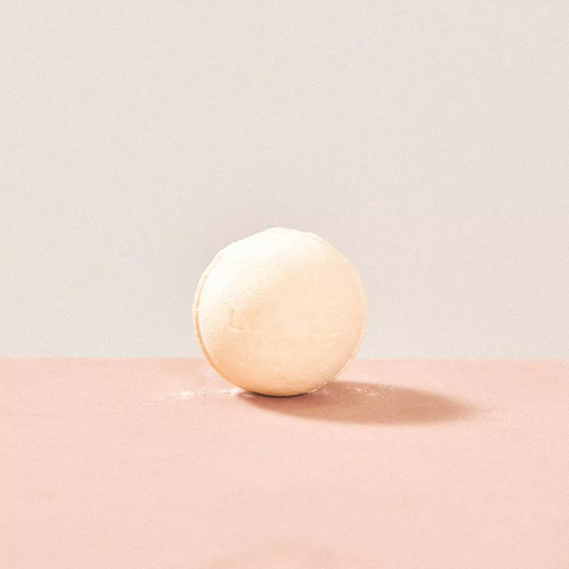 Produit CBD : Bombe de bain au CBD - LOBYLÉ Produit CBD : Bombe de bain au CBD - LOBYLÉ