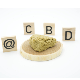 Hash in resina CBD: Blondie 00 CBD - Polline - 12% ABC du CBD