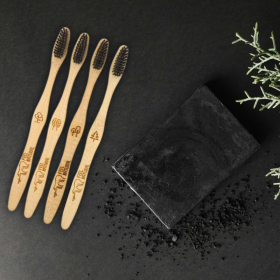 Pack familial brosses à dents bambou naturel charbon - FEEL NATURAL